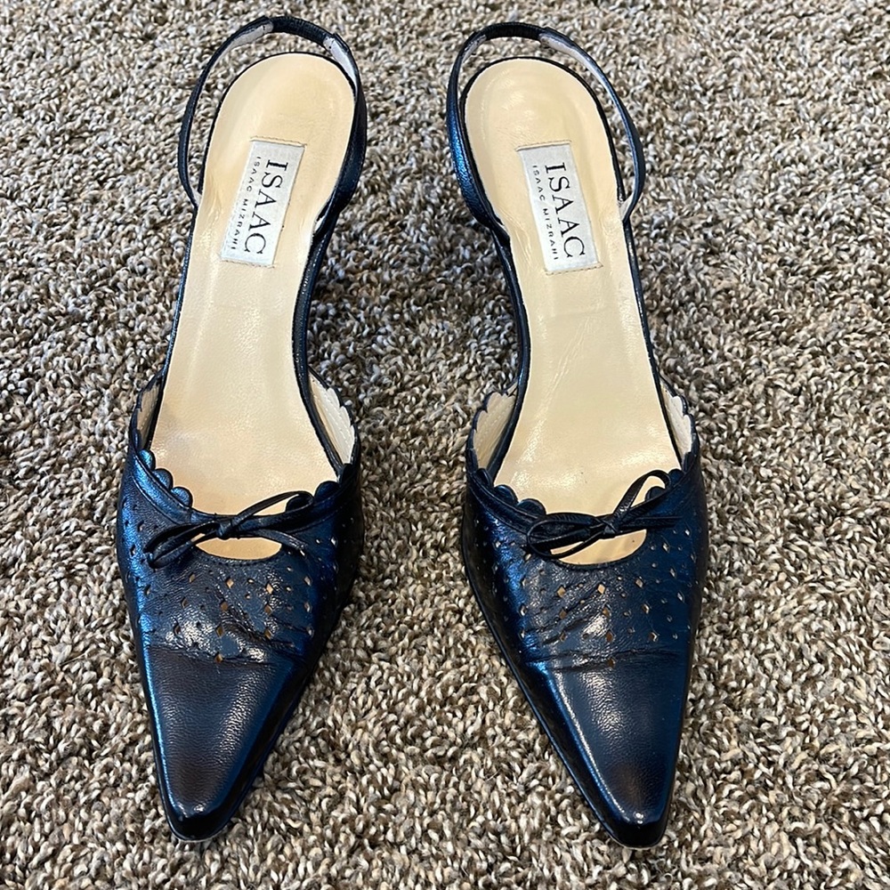 ISAAC MIZRAHI Sling-back leather heels, Black, Sz 7 1/2, Made in Italy